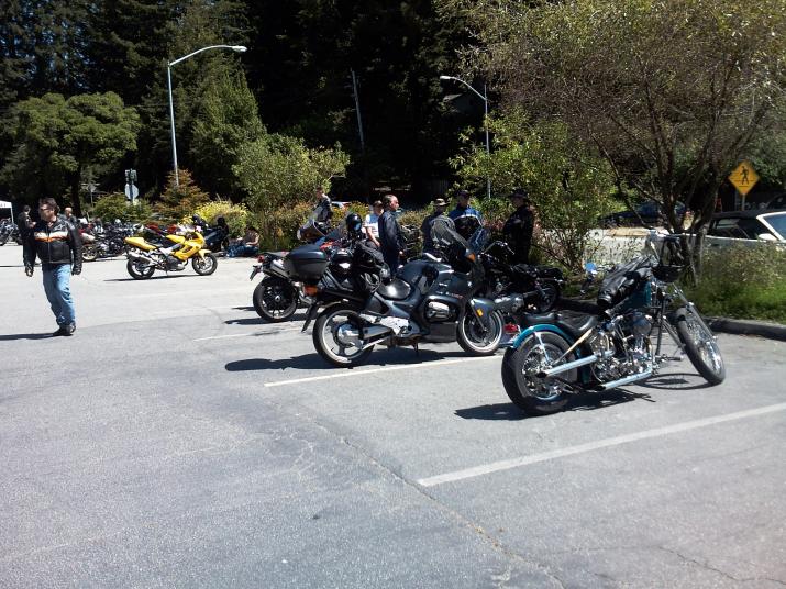 Folks just hang out and take it in up here. Yoy pretty much see it all!