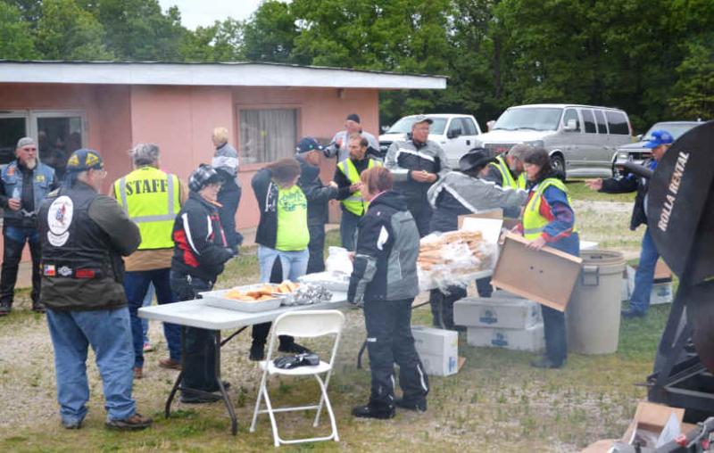 fri night MO Gang setting up dinner table  4 27 12