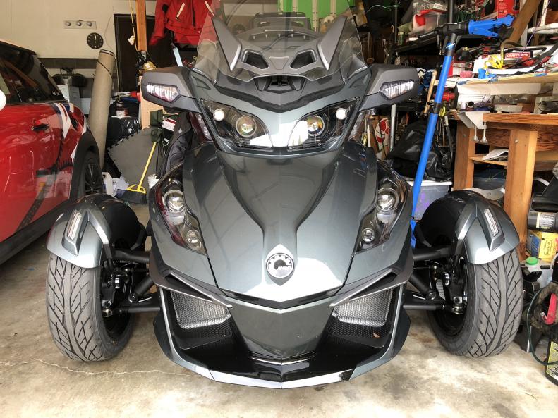 Front view on 2018 Asphlet Grey All Dark