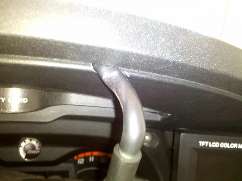 Garmin Power cable mounted into lip of Dash Top