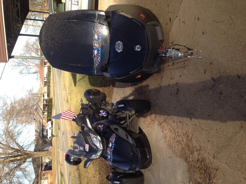 Getting trailer to match bike :) hood decal