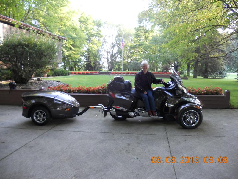 Hazel & Laila before Iowa trip