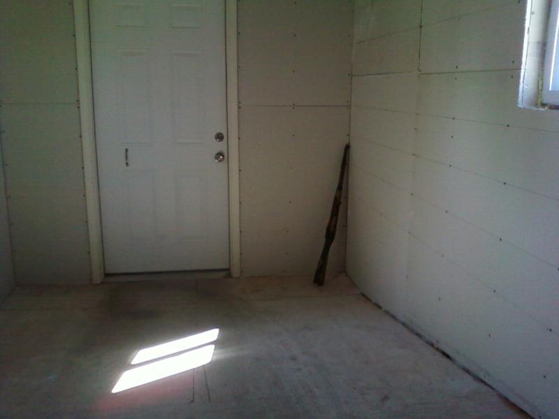 its hard to see but there is a camo gun in this picture, lower right...