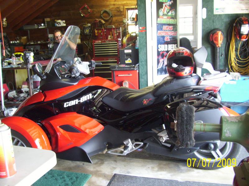 Lamont seems much in deman, and he just got home!