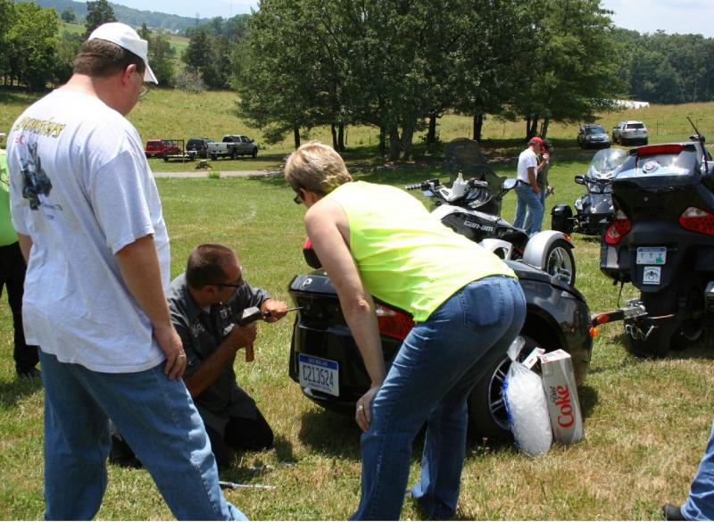 Lamont trying to fix Ann's trail lock - second one to bite the dust for her.