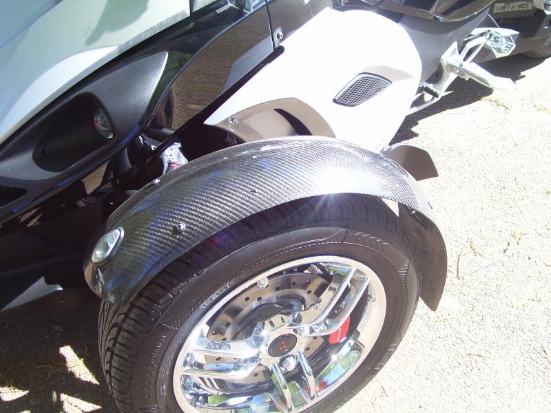 Left Fender with Chrome Wheels