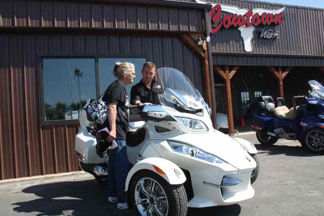 Len and Pat go over the new bike.