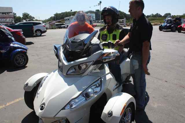 Len and Tina check out her mom on the new spyder.