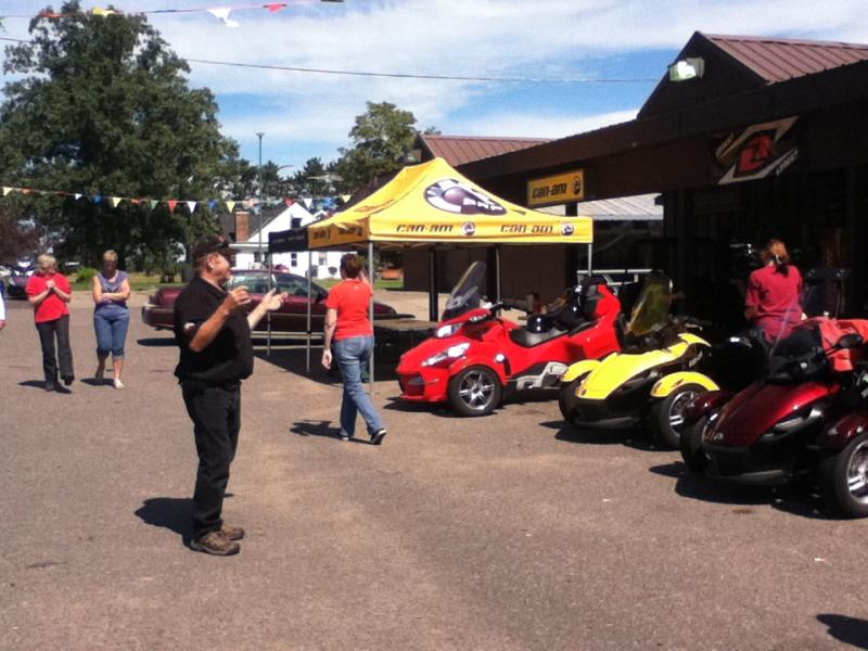Les Caswell, welcoming us back from our ride.