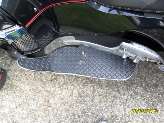 LHS View see S/S Allen Head Flange bolts used 
Front M6 X 45mm
Rear M6 X 30mm