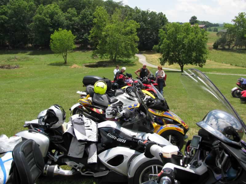 Line of Spyders at Lamont's