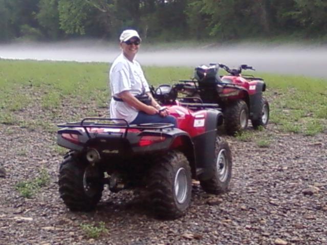Lois 4 wheelin' on the Cumberland River