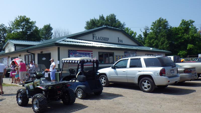 Lunch Stop.  Flagship Inn -- had breakfast!