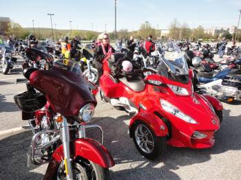 mark's harley and my spyder