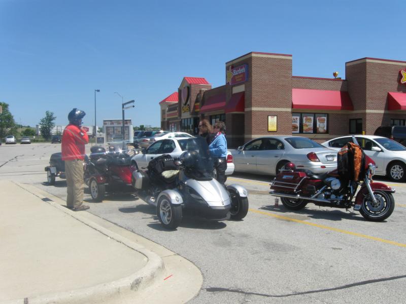 Meeting up with Kelly in Rockton, IL at Loves/Hardees - our next destination is Bloomington/Normal, IL.