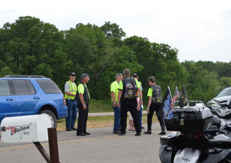 Mo Gang conversing on street 4 27 12