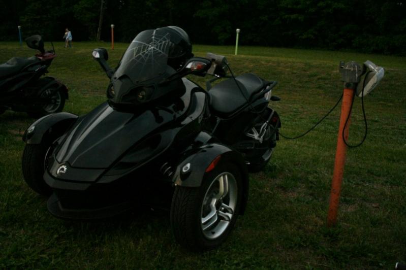 My spyder at the drive-in all hooked up!