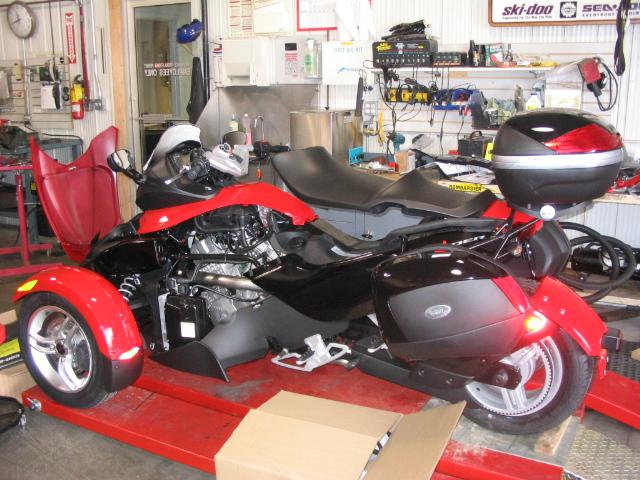 My Spyder "Red October" being assembled at dealer October 2008