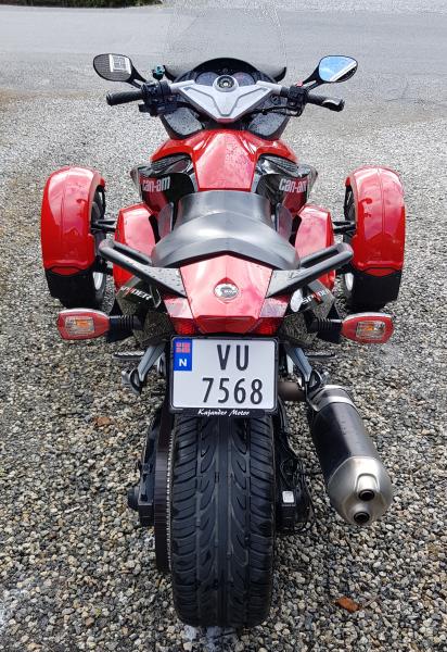 Now naked fat rear tire