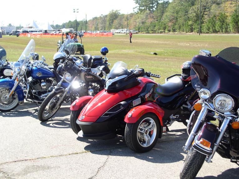 Oh look a red RS showed up.