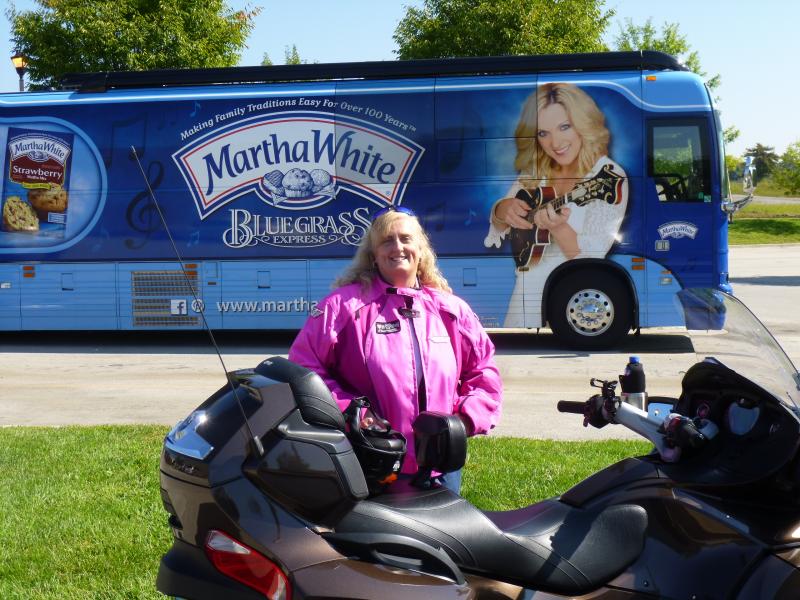 P1040512 caught up with Rhonda Vincent's coach in TN.