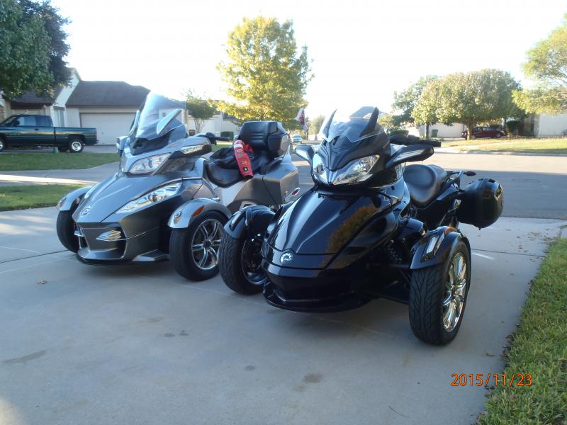 PB230008 Brother and Sister