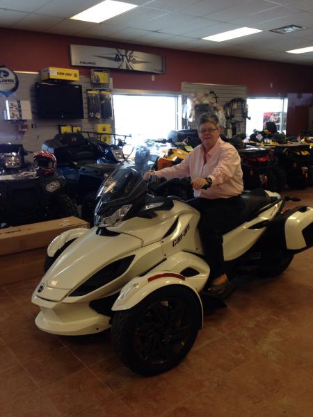 photohttp://www.spyderlovers.com/forums/album.php?albumid=3253&attachmentid=82486