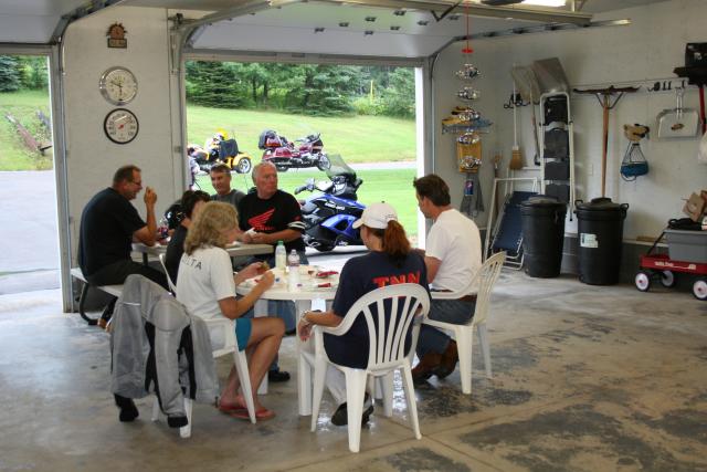 Picnic at Bob's (bobbobtar) house after our ride.