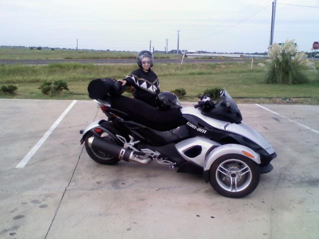 Pit Stop to Canton.  She looked too good standing there, not to take a picture!