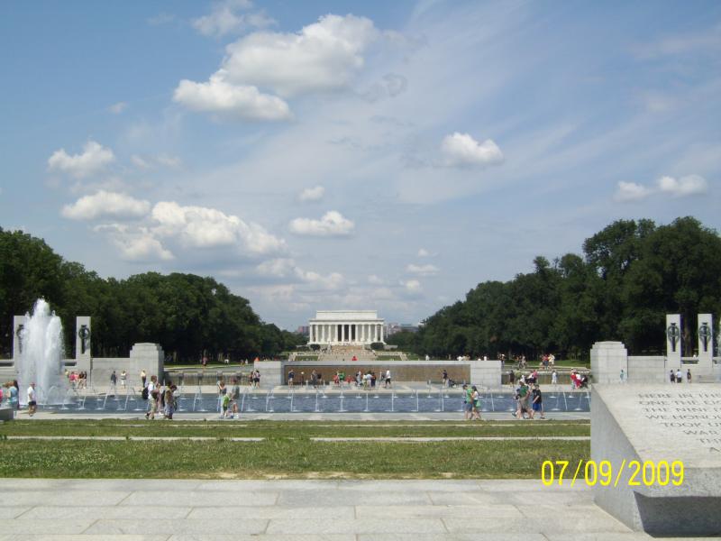 Pool and memorial in Washington, DC