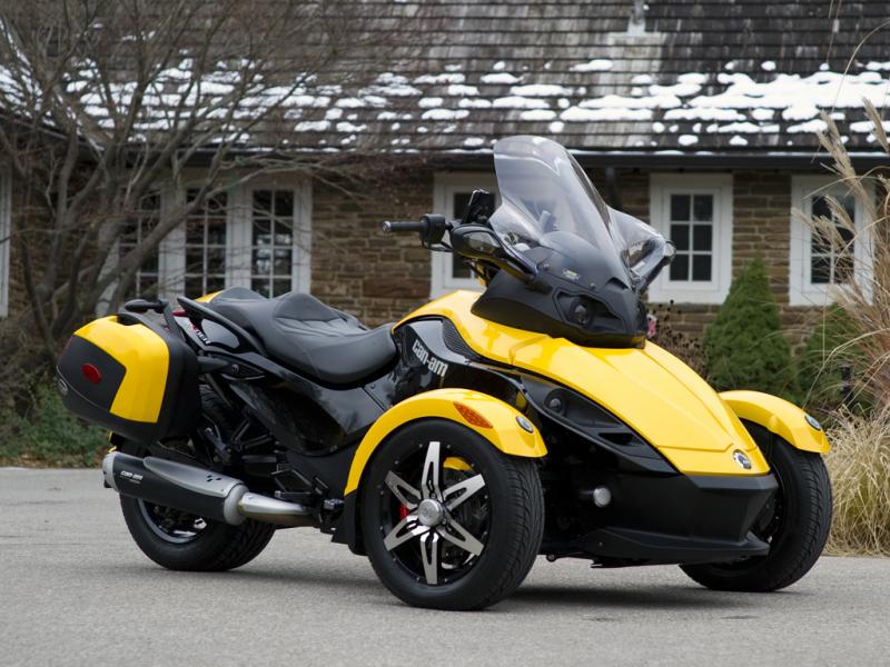 Powder coated foot pegs, rear rim and sprocket.
