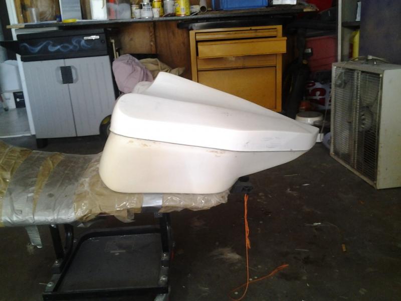 Prototype lid and seat pan 1