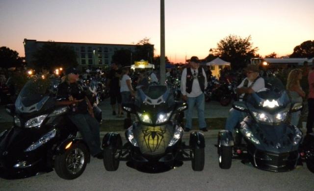 Quaker Steak and Lube Bike night Clearwater 1