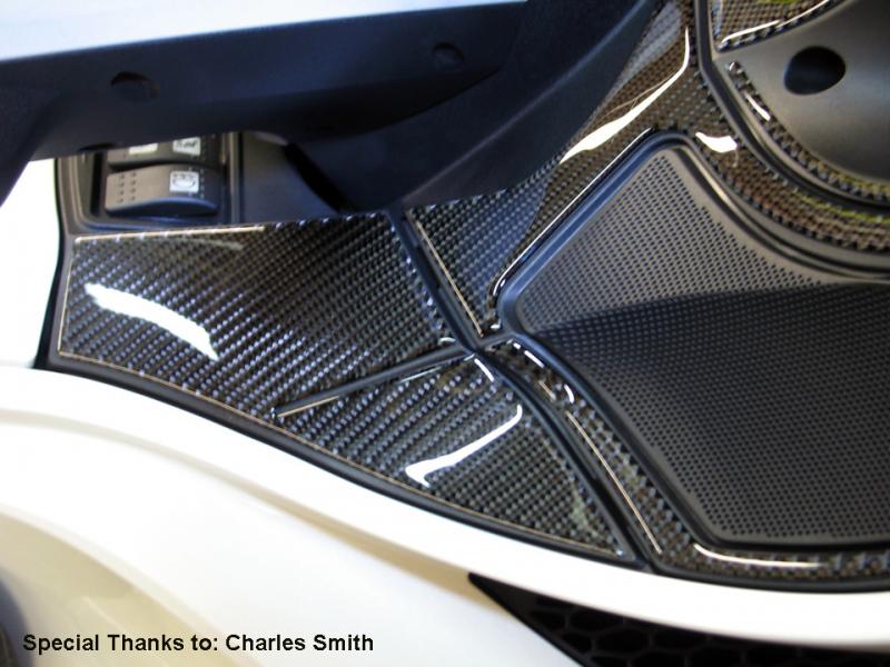 Real CF dash kit for Spyder RT