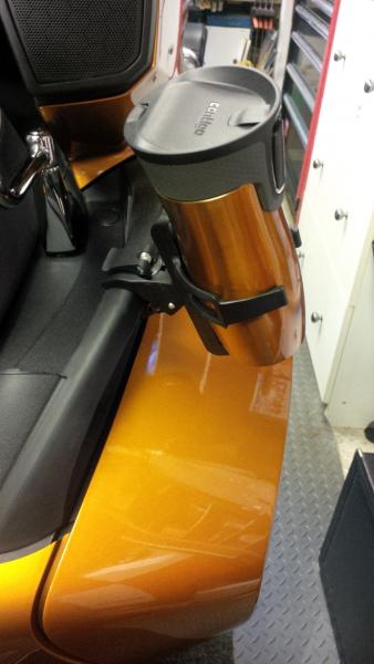 Rear clamp on cup holder from Drinks2go.com