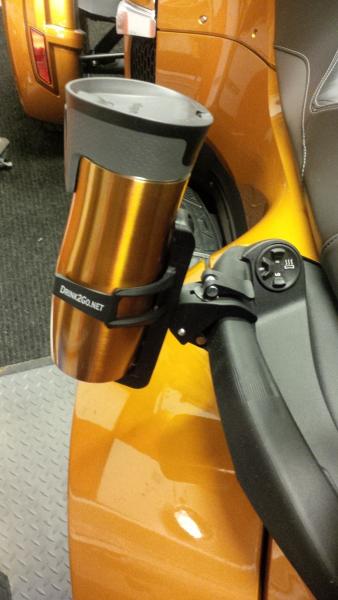 Rear clamp on cup holder from Drinks2go.com