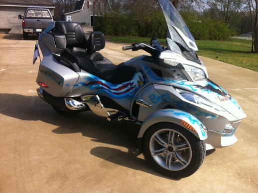 Rear saddle bag says "One nation under God