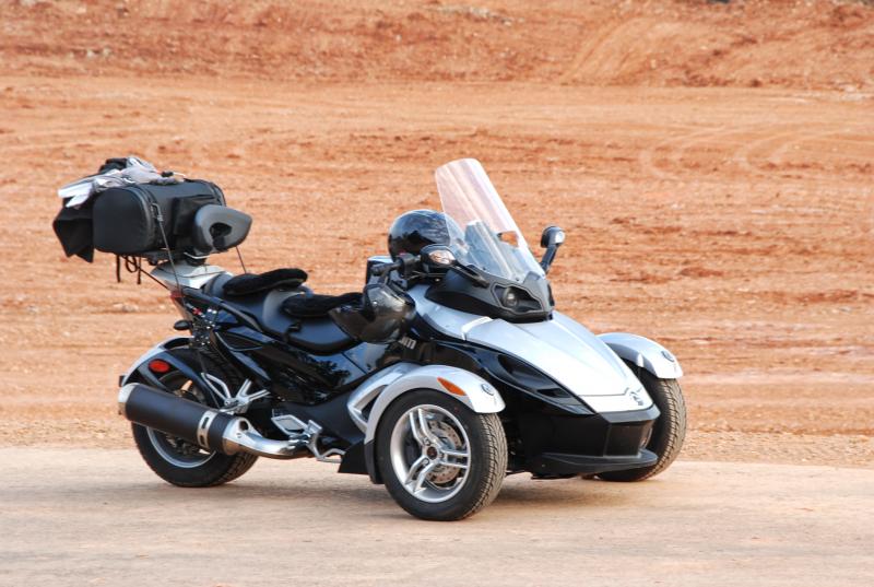 Returning from Arkansas Trip, notice my makeshift luggage rack on the backrest, I think eventually the "Touring" model Spyder will feature this option