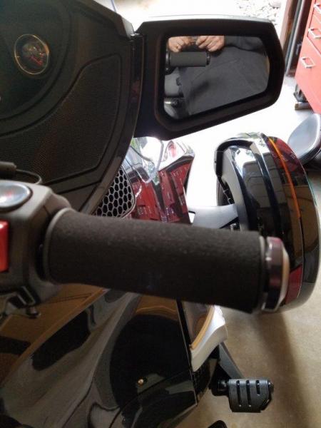 right side foam grip / took off