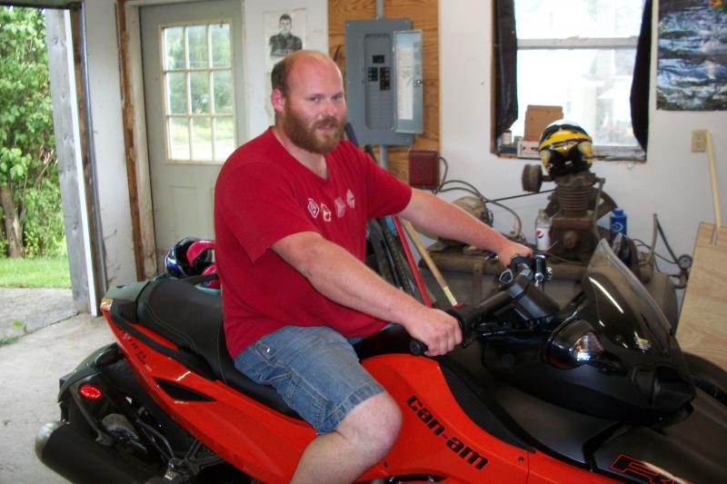 Rockin the beard after bein on the road for three months.