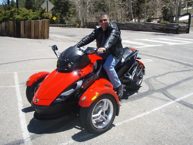 Roger riding my SpYder.
