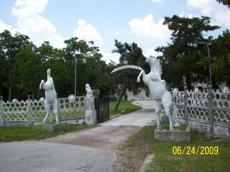 Sante Fe, TX monstrosity