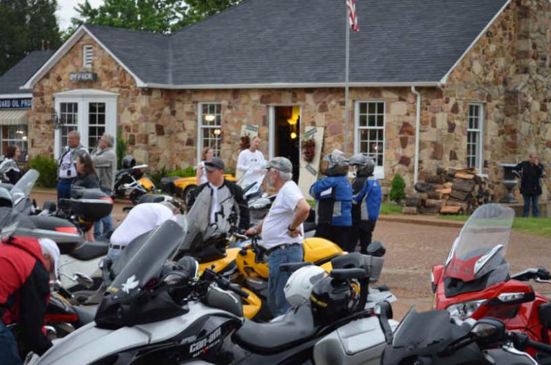 sat night wagon wheel wait