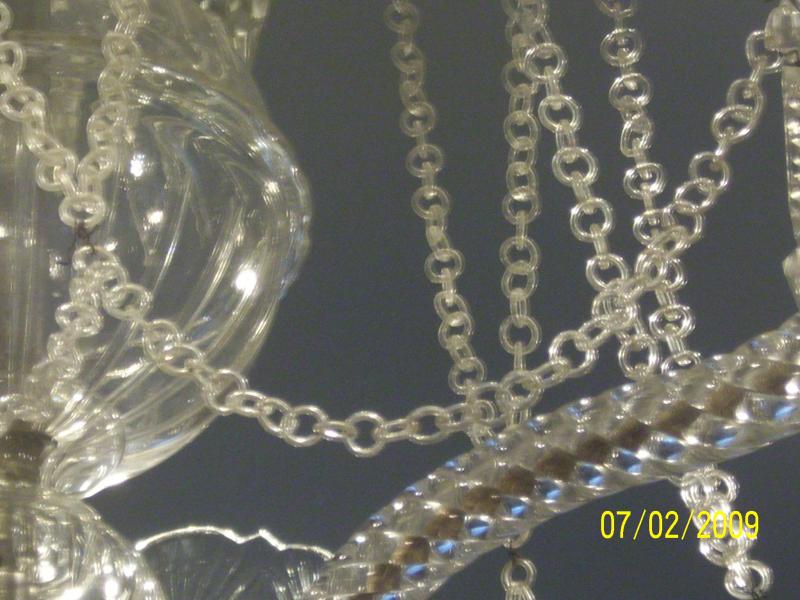 Shot from the previous picture. The chains are glass links formed one inside the other.