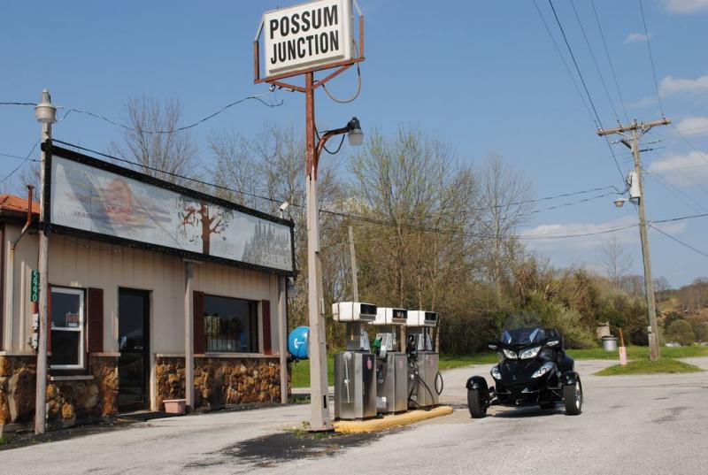Sitting at the historic possum Junction. Shame it is no longer open.
