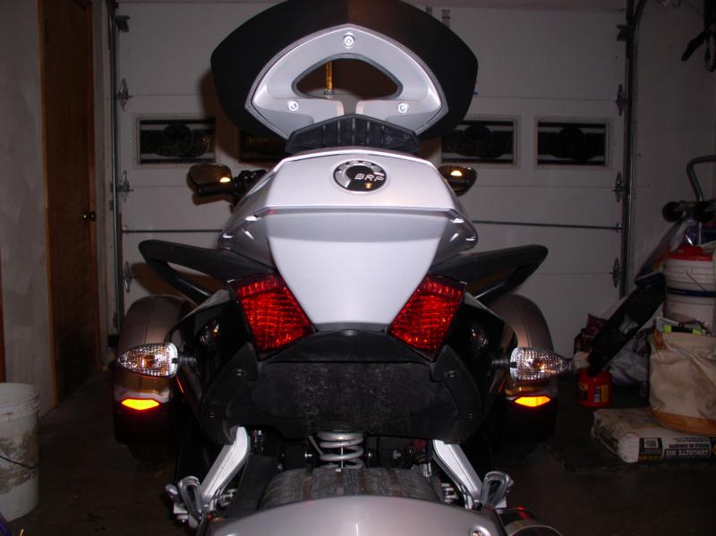 Sports rack with back rest rear view