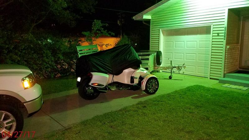 Spyder at night in Springfield