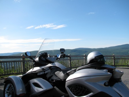 Spyder at top of Mohawk Trail, MA 8-28-09