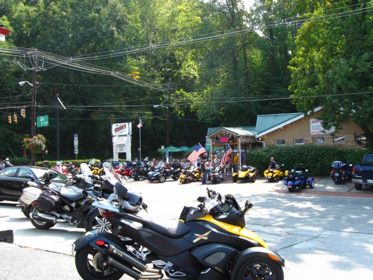 Spyder gathering spot in Gatlinberg