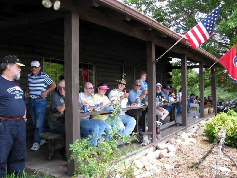 Spyder Lovers eating BBQ